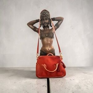 Dooney and Bourke Florentine Leather Shoulder Bag w/Brushed Gold Hardware &